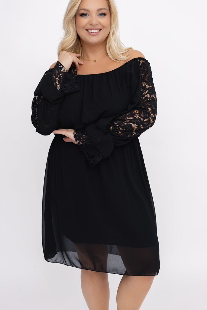 Rochie neagră din sifon cu mâneci din dantelă