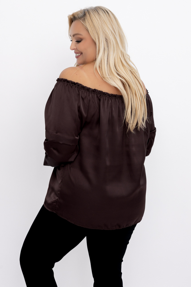 Blusa de chocolate con mangas de volantes