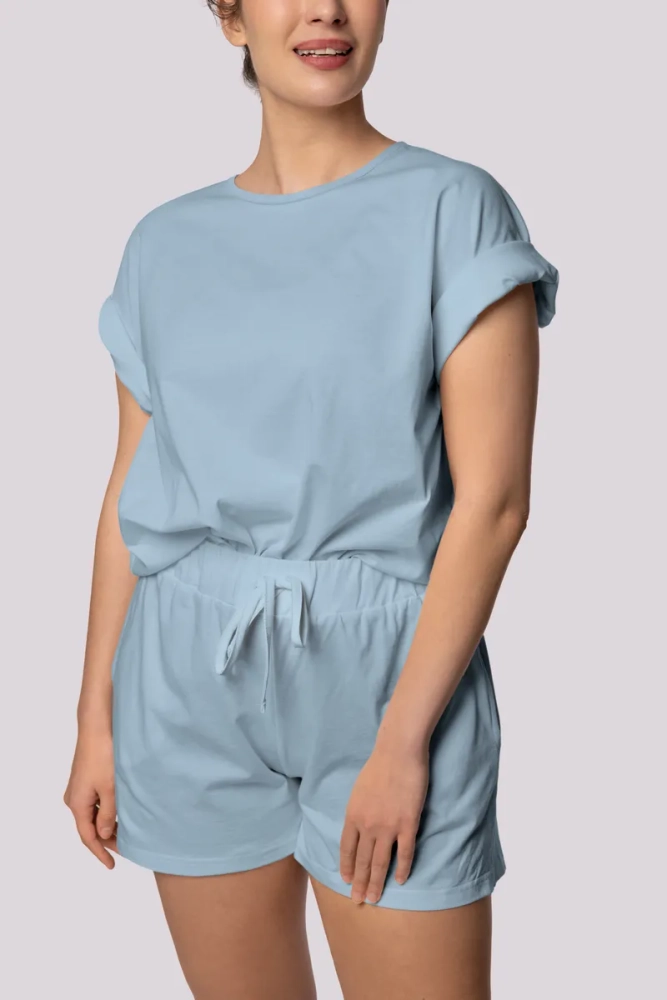 Pijama albastru deschis cu pantaloni scurți