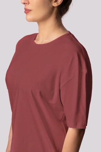 Kirschfarbener Pyjama mit Shorts