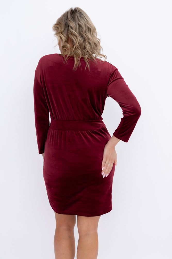  Vestido de terciopelo granate