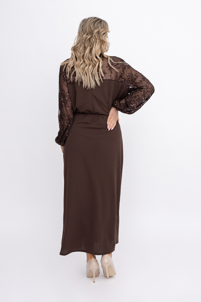 Czekoladowa Sukienka z cekinowymi rękawami