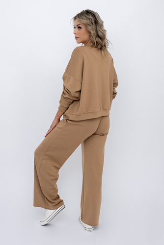 Conjunto de chándal marrón claro