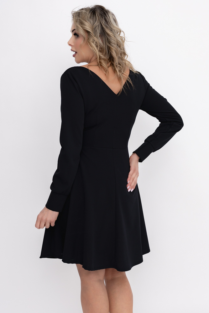 Schwarzes Kleid
