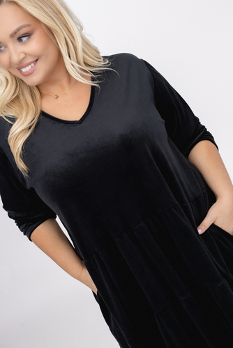  Čierne velúrové šaty