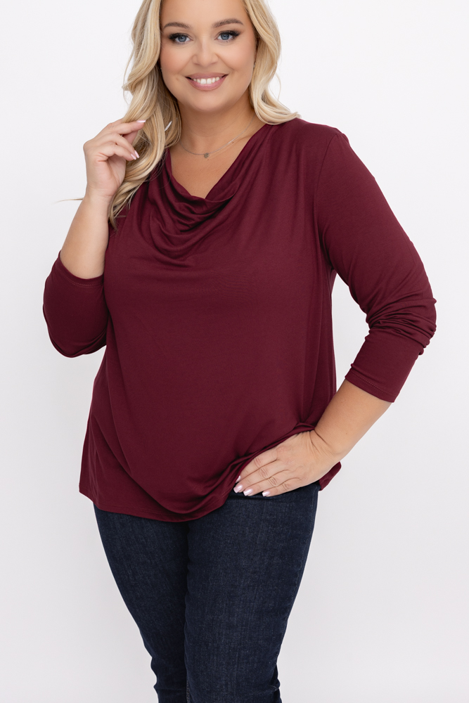 Blusa granate con escote vaporoso 