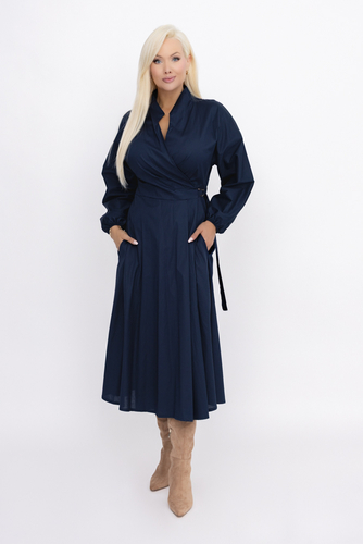 Robe bleu marine avec cravate