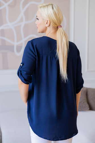 Marineblaue Bluse mit offenem Ausschnitt