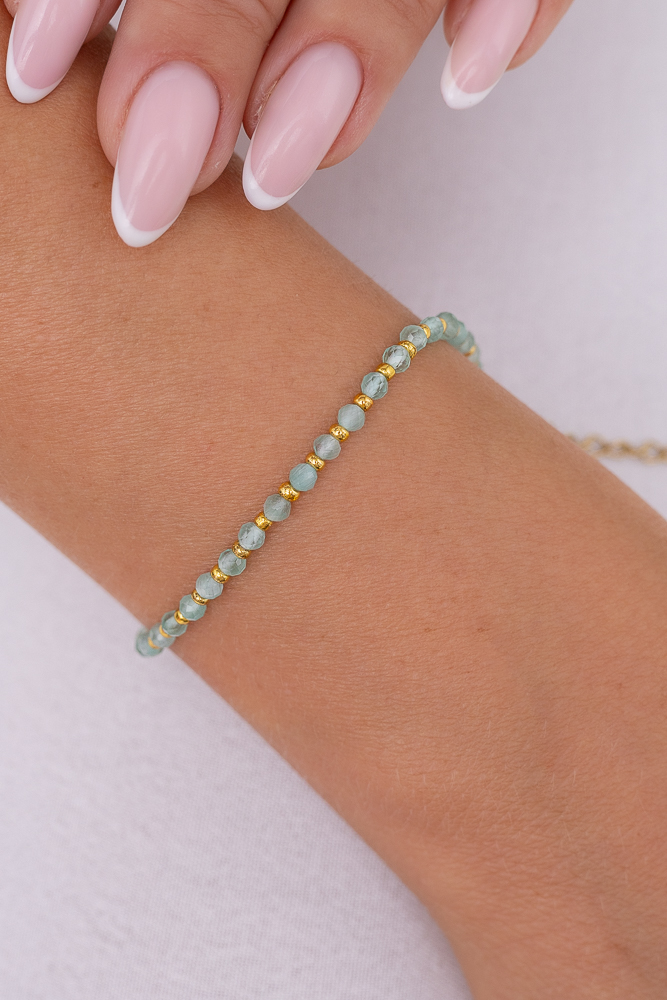 Pulsera de acero marino con cuentas