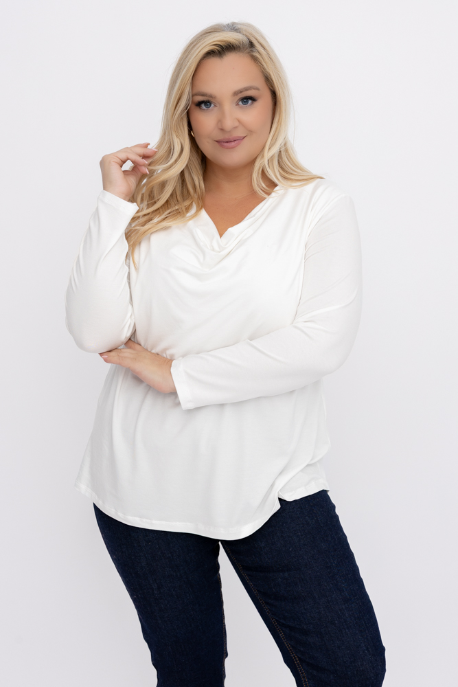 Blusa café con escote vaporoso 