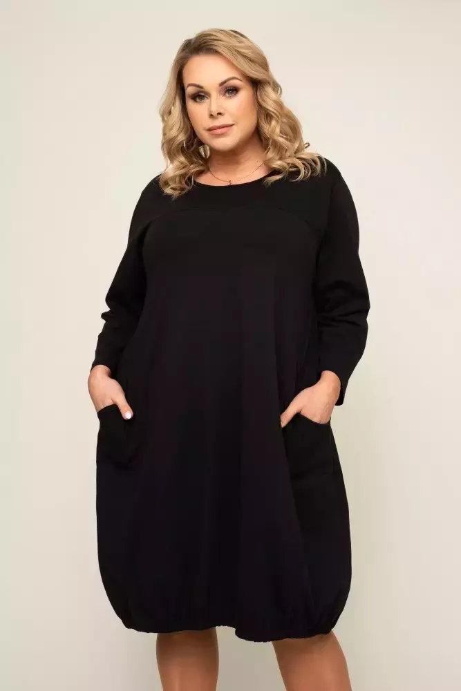 Schwarzes Kleid