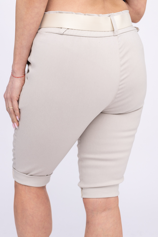 Jasnobeżowe Spodnie rybaczki z paskiem ROMENA