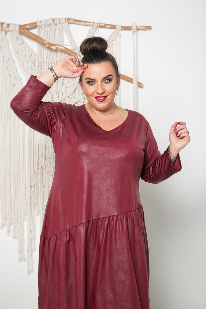 Bordowa Sukienka MAKRO Plus Size