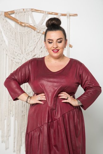 Bordowa Sukienka MAKRO Plus Size